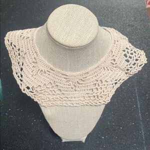 Crochet Lace Collar Necklace in Beige